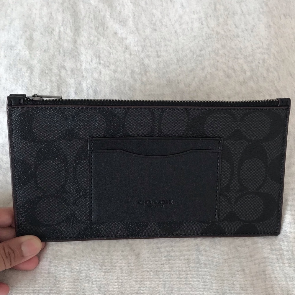 🆕 Coach Zip Phone Wallet in Signature Canvas